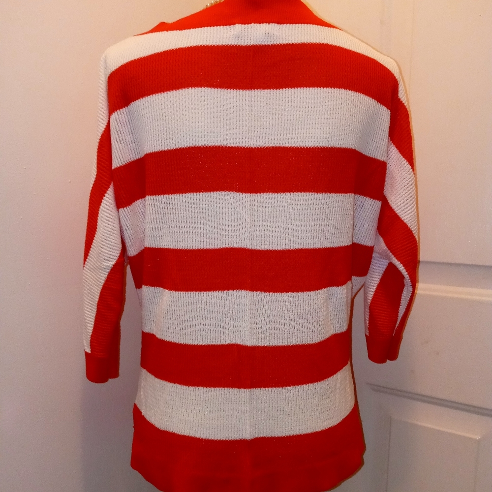 Woman's Top - Picture 2 of 2